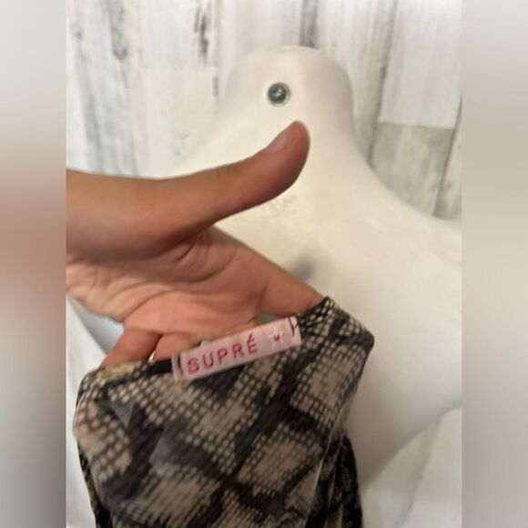 Dress  - Picture 4 of 8